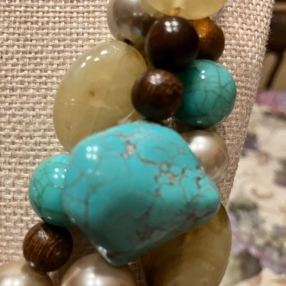 CHICOS ONE OF A KIND NECKLACE WITH AUTHENTIC TURQUOISE, ACRYLIC, WOOD and STONE - Picture 4 of 16